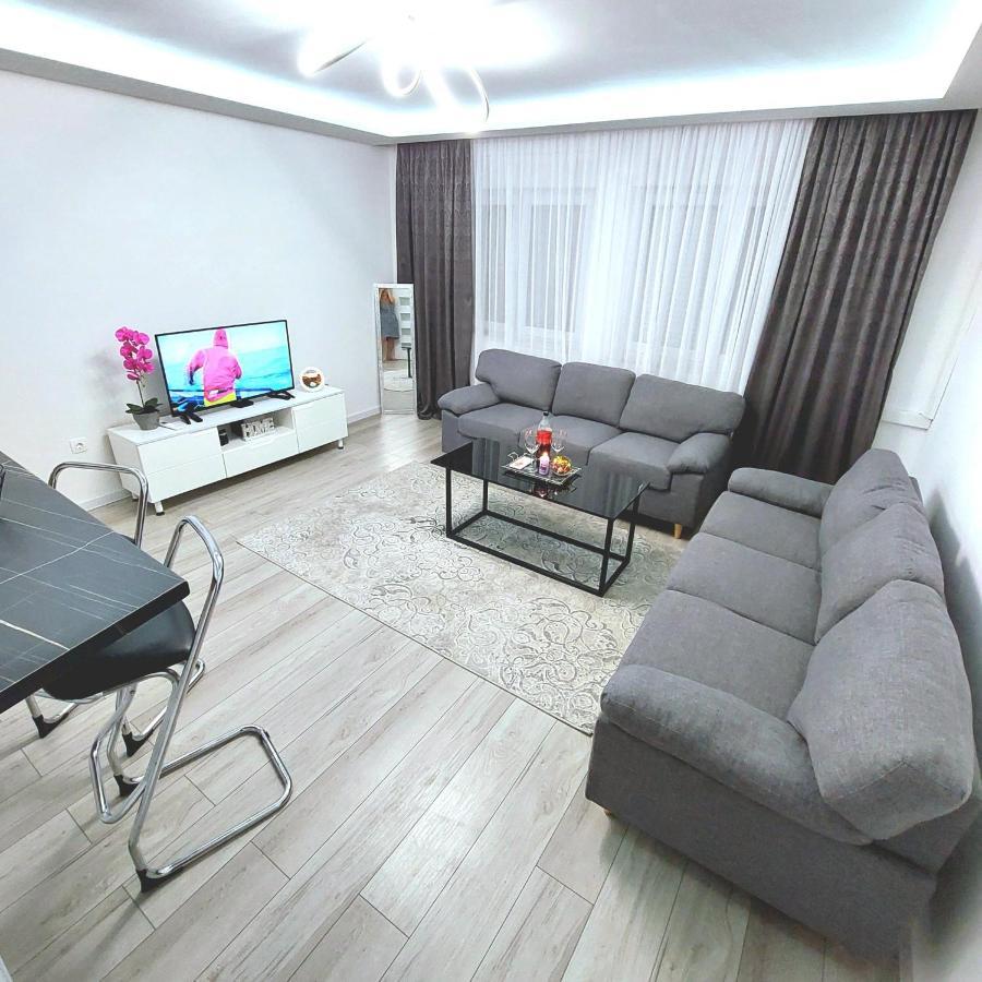Big Delux Apartment Мостар Екстериор снимка